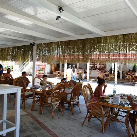 Parque de Campismo Golden Club & Caravan Holidays 3*