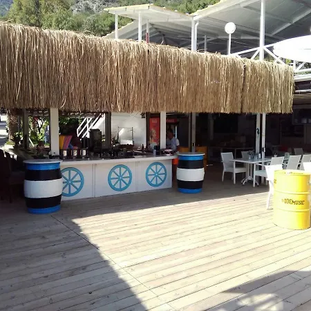 Golden Club & Caravan Holidays Parque de Campismo 3*