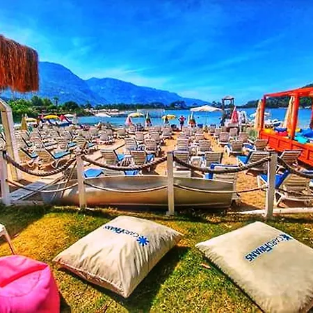 Parque de Campismo Golden Club & Caravan Holidays