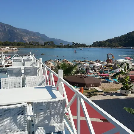 Golden Club & Caravan Holidays Parque de Campismo