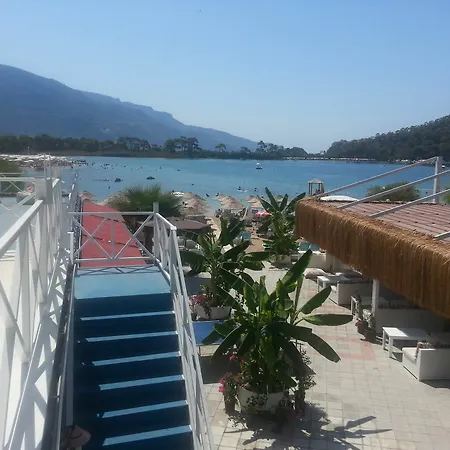 Parque de Campismo Golden Club & Caravan Holidays 3*