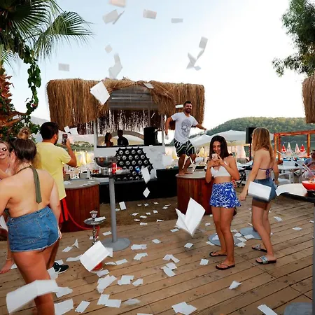 Golden Club & Caravan Holidays 3* Ölüdeniz